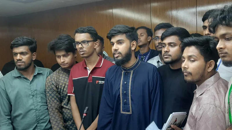 বৈঠকে আমরা সন্তুষ্ট নই, কঠোর আন্দোলনের ডাক আসবে